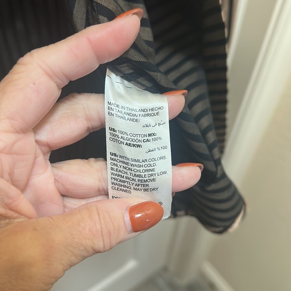 Chico’s gold and black button up top. Button up. 100% cotton. - Picture 3 of 6